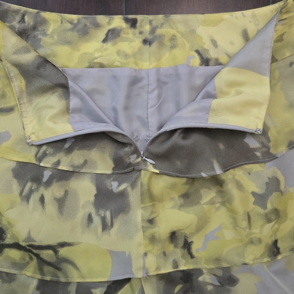 NWT The Limited Yellow and Gray Tiered Mini Skirt Size 10 - Picture 5 of 7